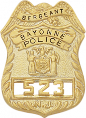 Eagle topped shield style badge S303